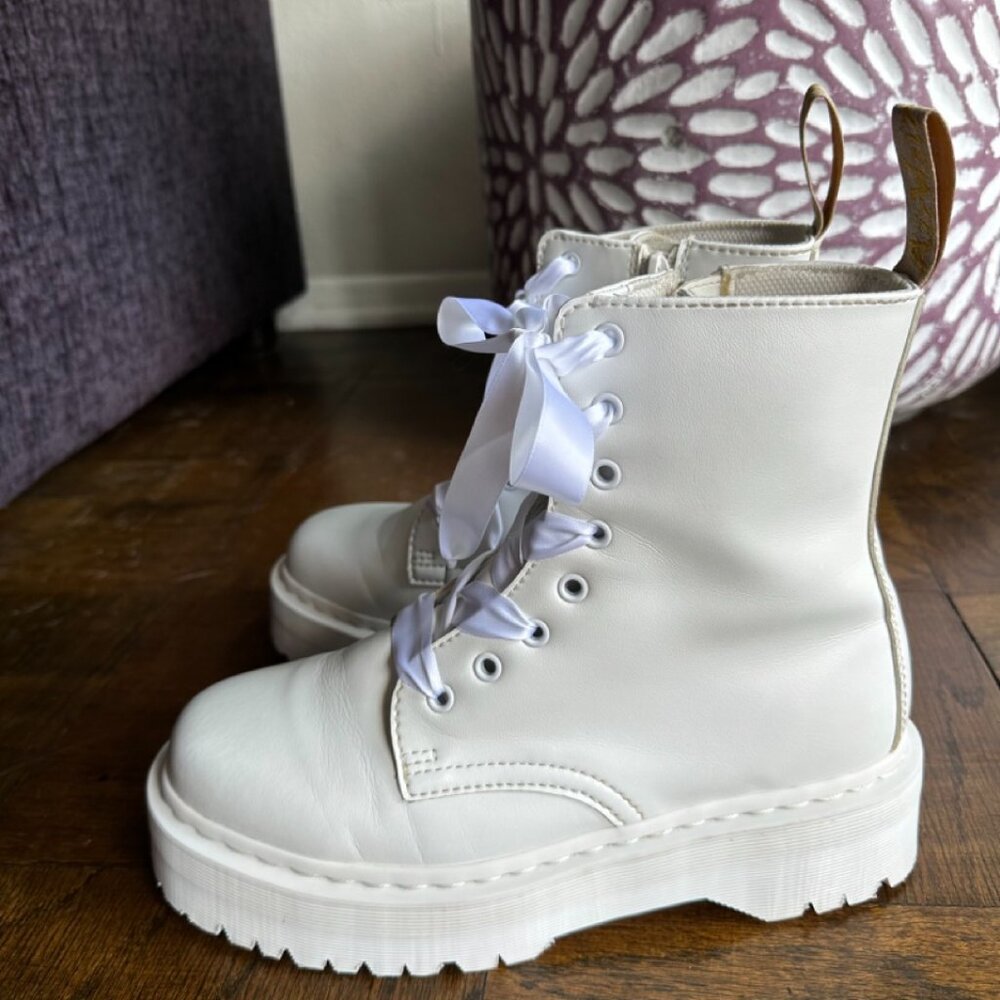 Dr. Martens Vegan Jadon II Platform Boots White, Women’s Sz. 10/Men 9 LIKE NEW